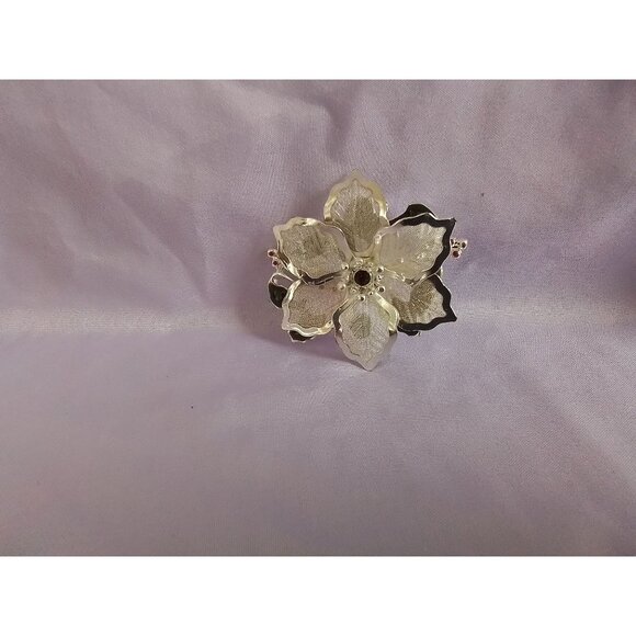 Kenneth Cole Gold Mesh & Black Poinsettia Brooch Vintage Floral Pin Holiday KC - Picture 1 of 3